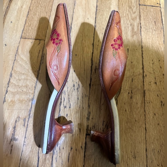 Salpy hand tooled and painted leather mules/clogs/slides - Picture 2 of 6